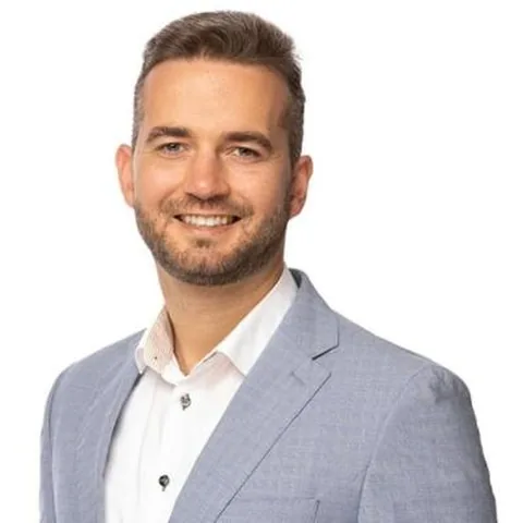 Porträtfoto von Dennis Schlender